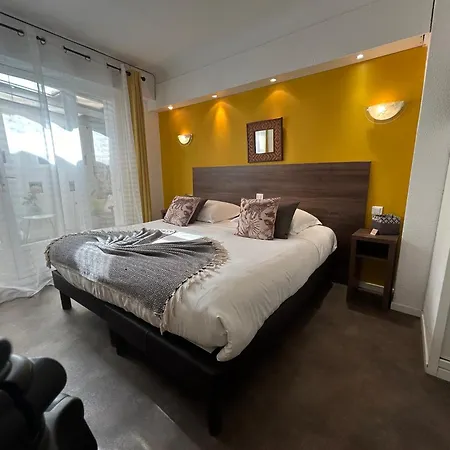 Ath Athénée Hotel 3*